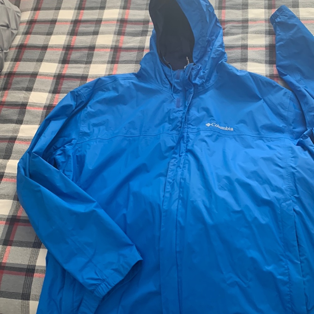 Hooded windbreaker